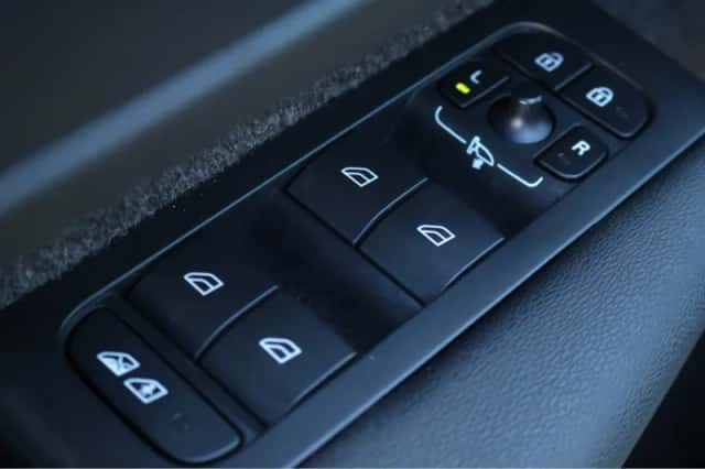 Volvo XC40 (2022) thumbnail 38