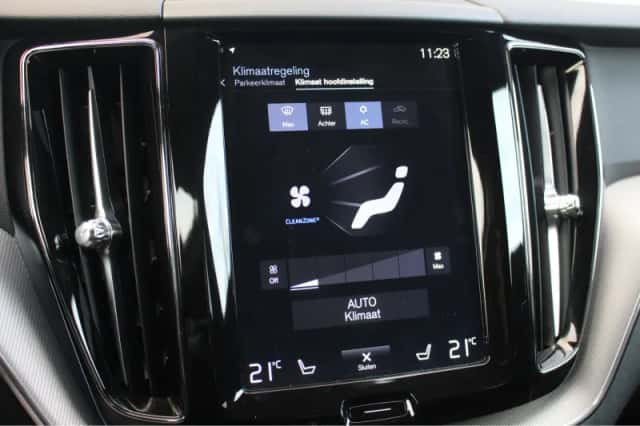 Volvo XC60 (2019) thumbnail 23