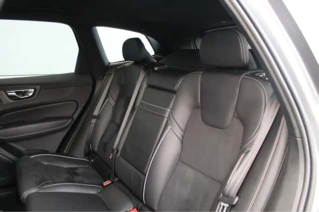 Volvo XC60 (2019) thumbnail 32