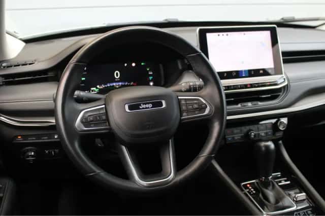Jeep Compass (2023) thumbnail 3