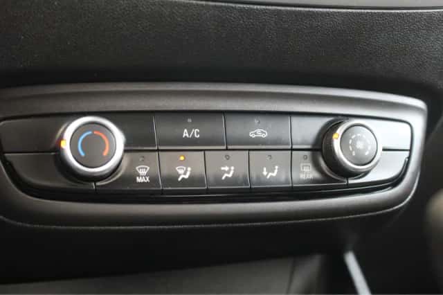 Opel Crossland X (2021) thumbnail 16