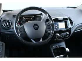 Renault Captur (2020) thumbnail 3