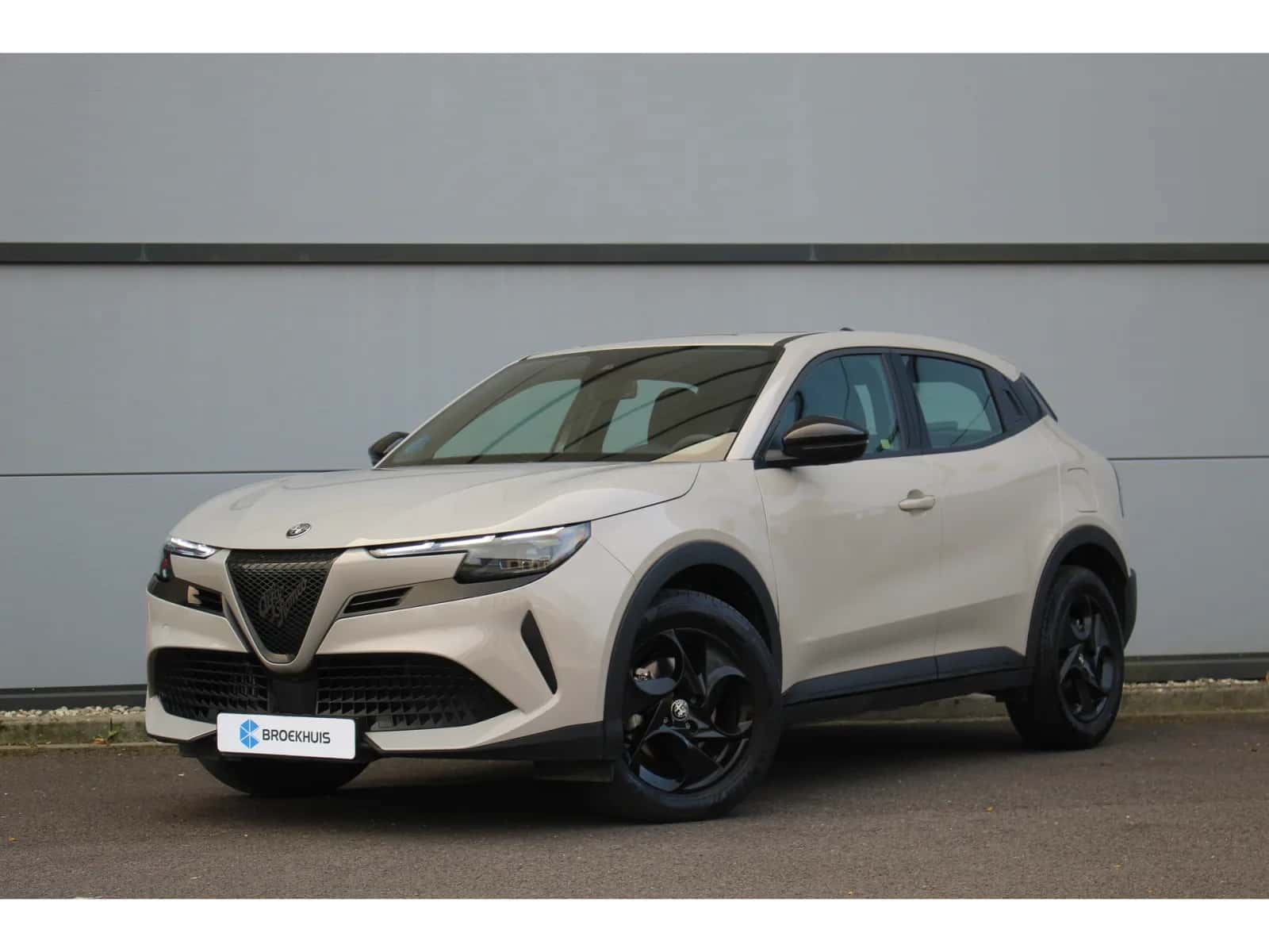 Alfa Romeo Junior (2025) — foto 1