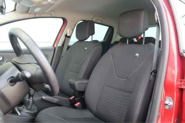 Renault Clio (2018) thumbnail 2