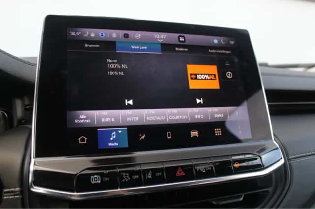 Jeep Compass (2023) thumbnail 32