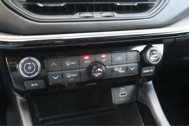 Jeep Compass (2023) thumbnail 33