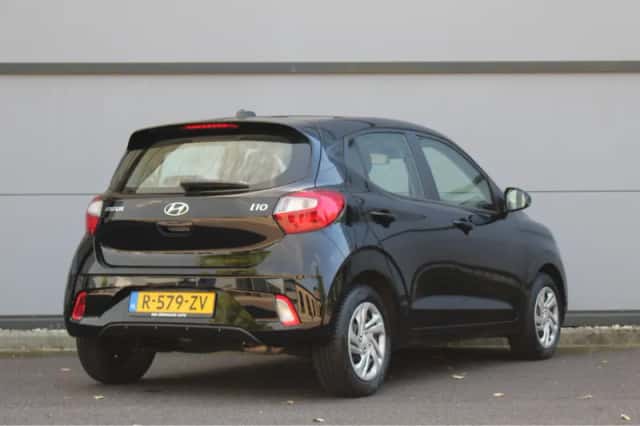 Hyundai i10 (2023) thumbnail 2