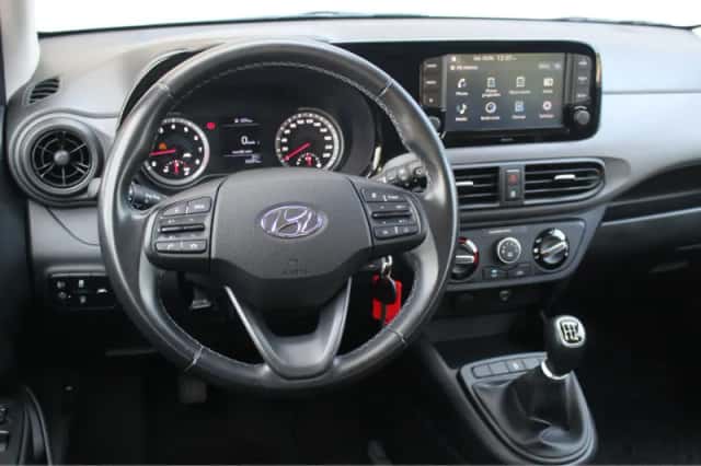 Hyundai i10 (2023) thumbnail 3