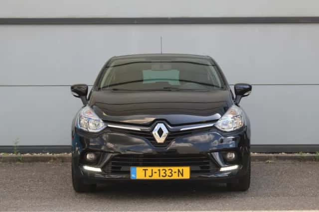 Renault Clio (2018) thumbnail 2