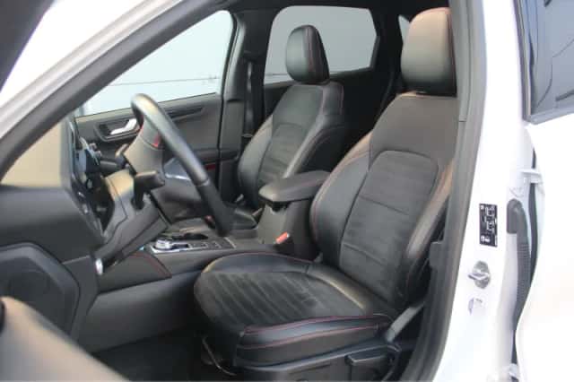Ford Kuga (2020) thumbnail 4