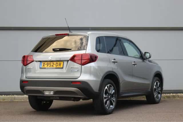 Suzuki Vitara (2023) thumbnail 2