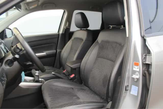 Suzuki Vitara (2023) thumbnail 4