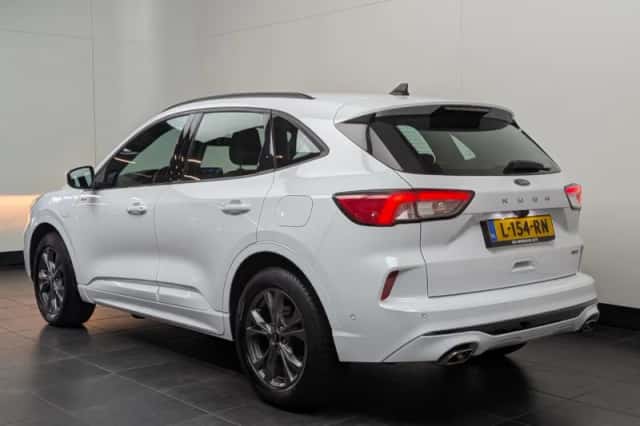 Ford Kuga (2021) thumbnail 4