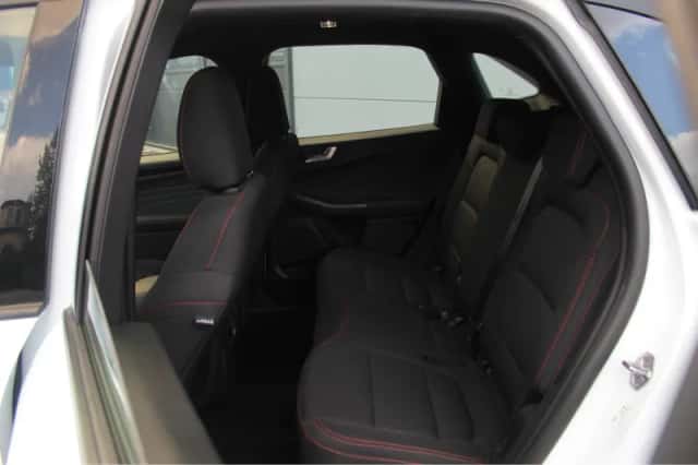 Ford Kuga (2021) thumbnail 5