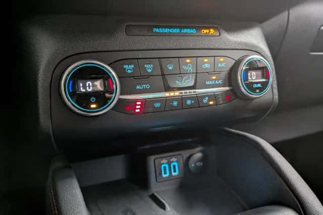 Ford Kuga (2021) thumbnail 6