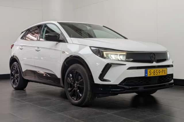 Opel Grandland (2023) thumbnail 2