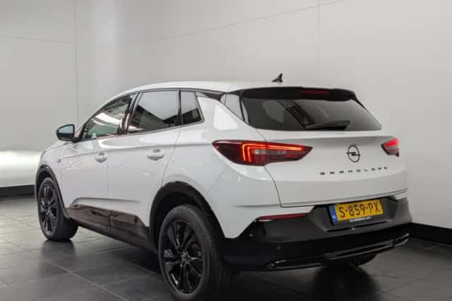Opel Grandland (2023) thumbnail 3
