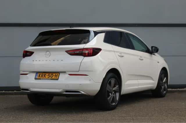 Opel Grandland (2022) thumbnail 2
