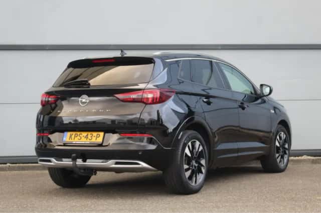 Opel Grandland (2022) thumbnail 2