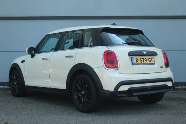MINI One (2022) thumbnail 2