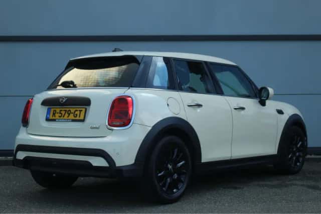MINI One (2022) thumbnail 5