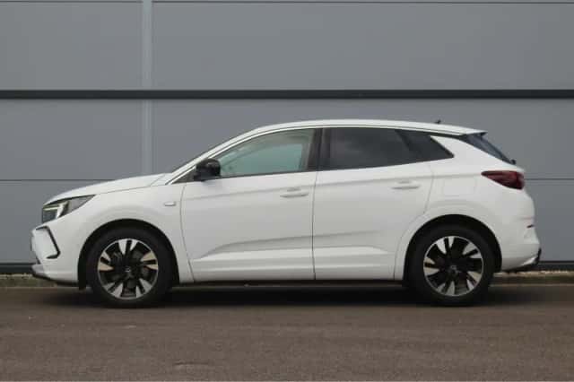 Opel Grandland (2023) thumbnail 2