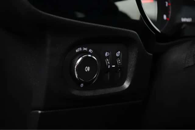 Opel Corsa (2022) thumbnail 4