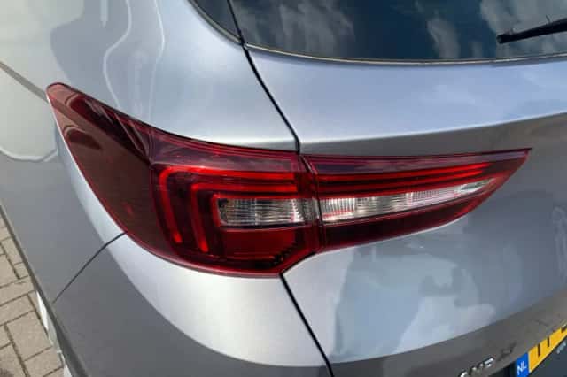 Opel Grandland X (2020) thumbnail 36