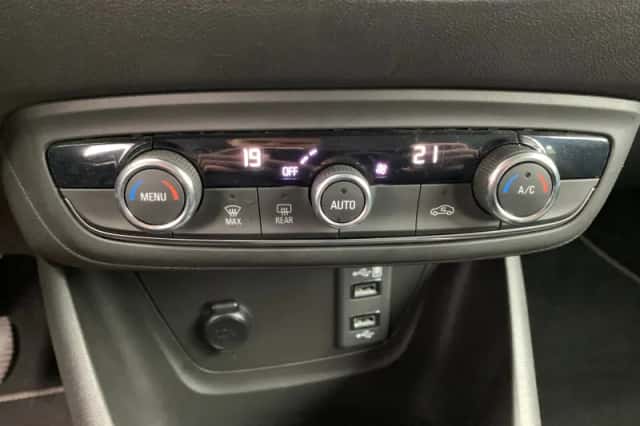 Opel Crossland (2022) thumbnail 24