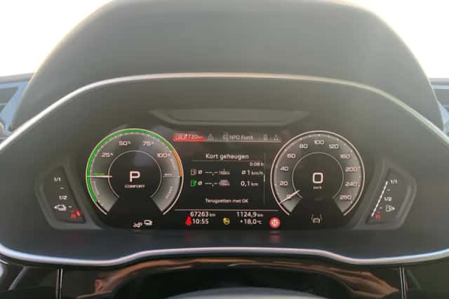 Audi Q3 (2022) thumbnail 15