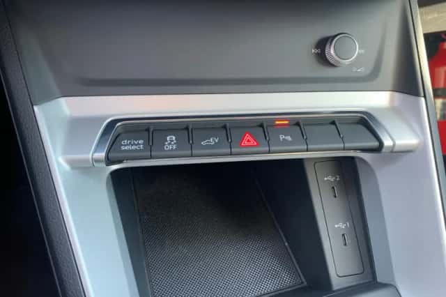 Audi Q3 (2022) thumbnail 25