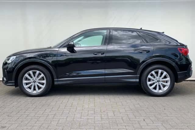 Audi Q3 (2022) thumbnail 4