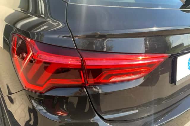 Audi Q3 (2022) thumbnail 36