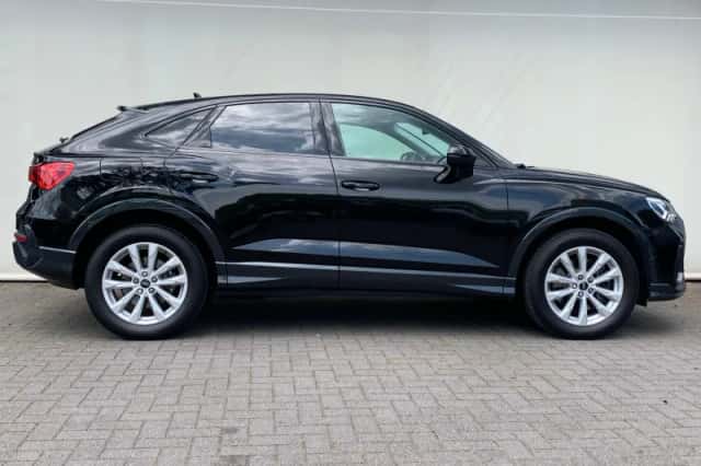 Audi Q3 (2022) thumbnail 5