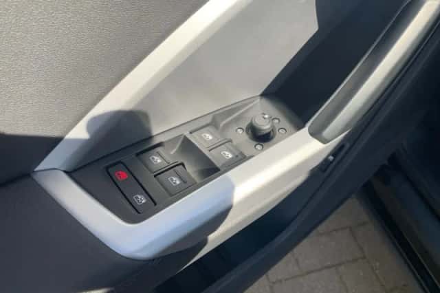 Audi Q3 (2022) thumbnail 8