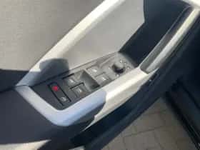 Audi Q3 (2022) thumbnail 9