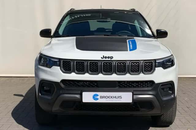 Jeep Compass (2024) thumbnail 2