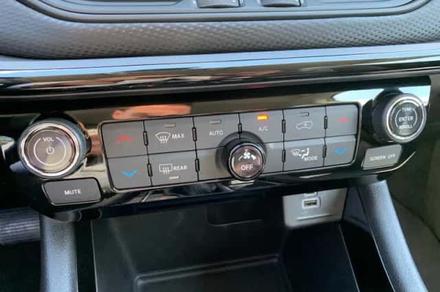 Jeep Compass (2024) thumbnail 25