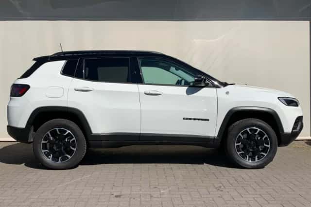 Jeep Compass (2024) thumbnail 6