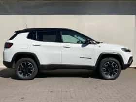 Jeep Compass (2024) thumbnail 6