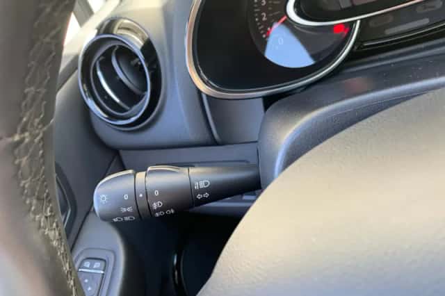 Renault Clio (2019) thumbnail 11