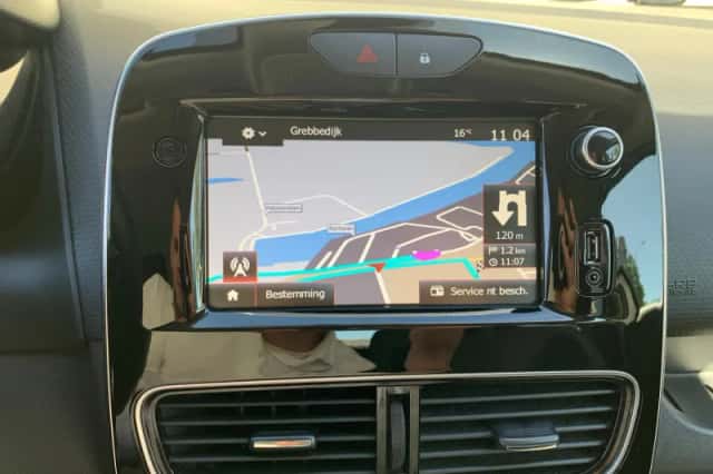 Renault Clio (2019) thumbnail 21