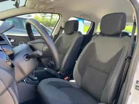 Renault Clio (2019) thumbnail 25