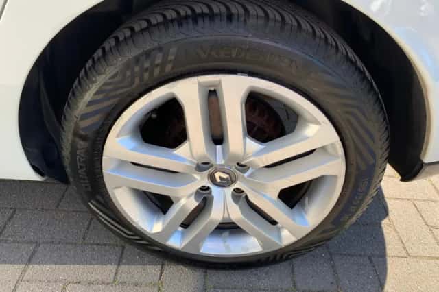 Renault Clio (2019) thumbnail 37