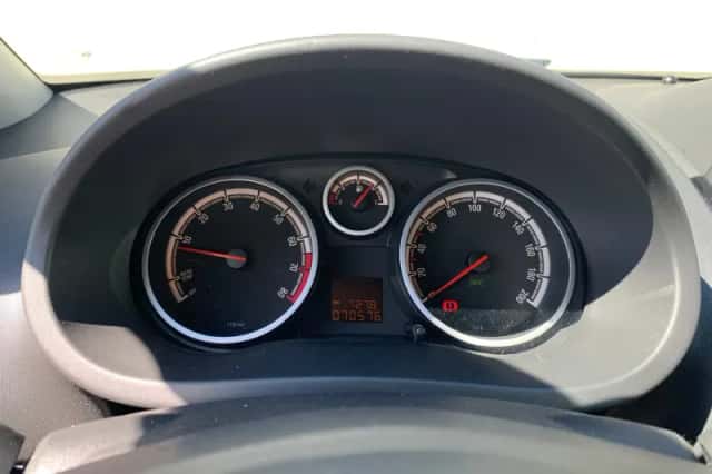 Opel Corsa (2014) thumbnail 15