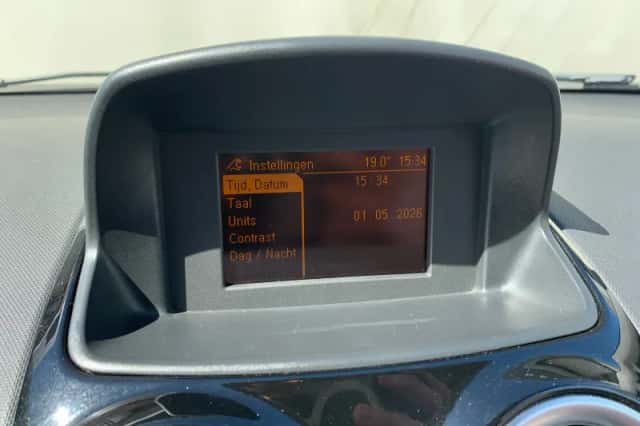 Opel Corsa (2014) thumbnail 16
