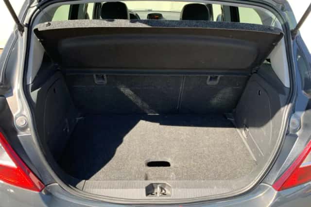 Opel Corsa (2014) thumbnail 36
