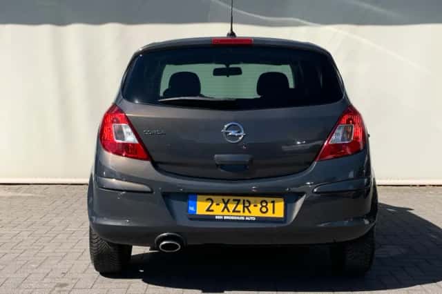 Opel Corsa (2014) thumbnail 5