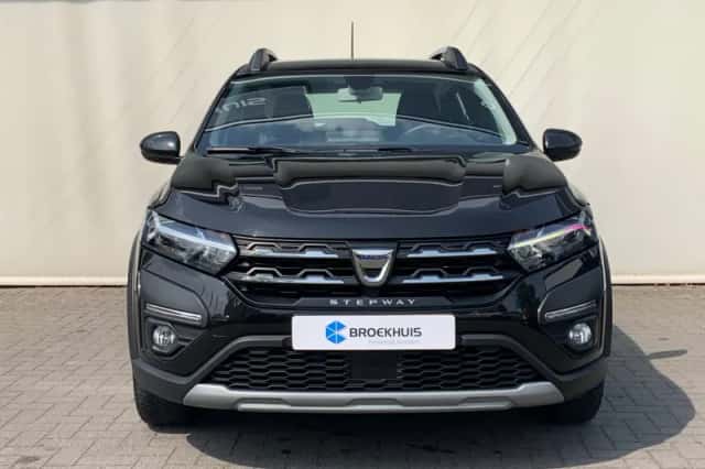 Dacia Sandero Stepway (2021) thumbnail 2