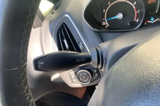 Ford B-Max (2015) thumbnail 11